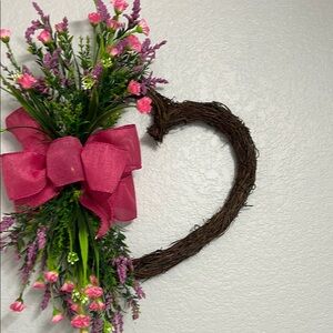 Pink Floral Heart-Shaped Wall Decor